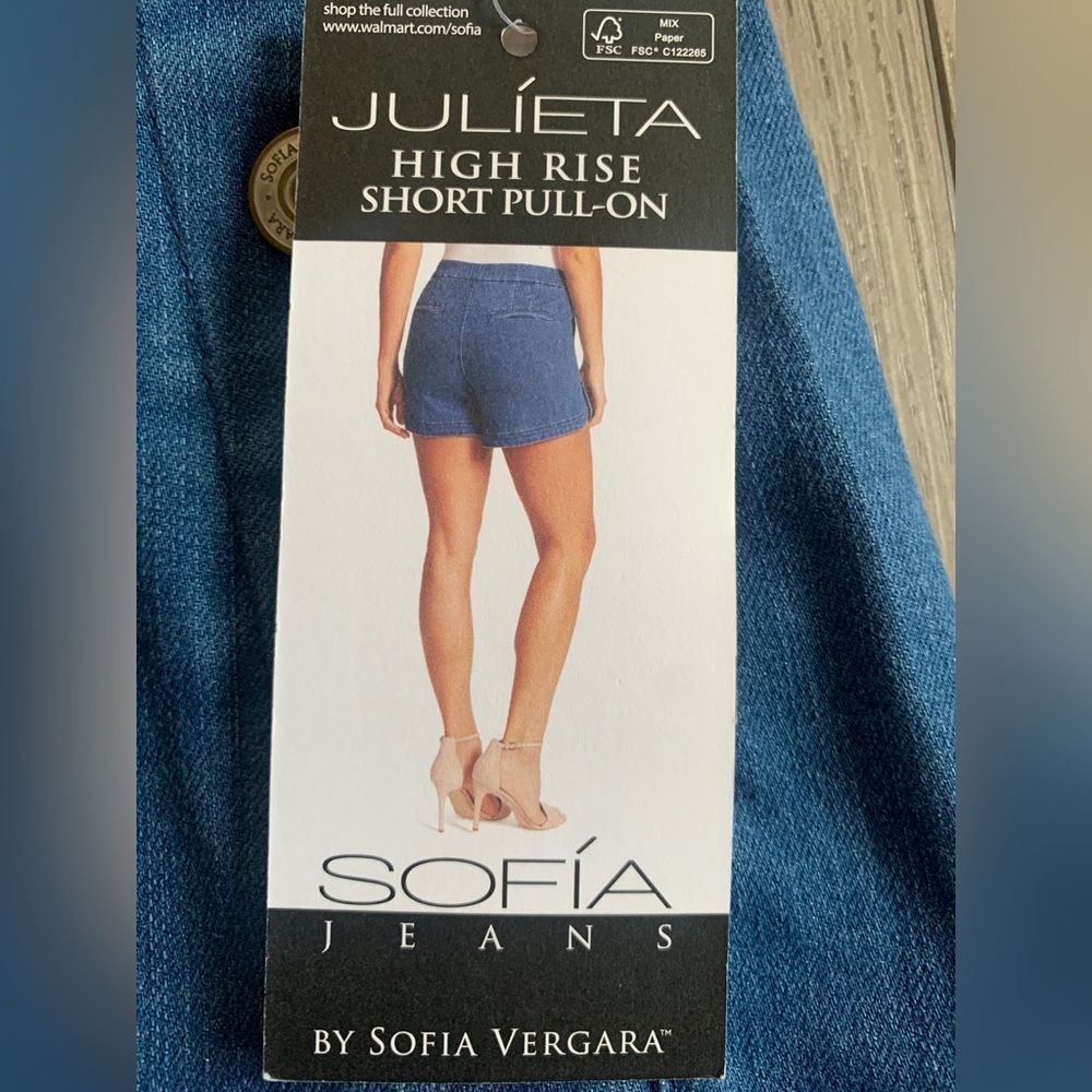 Sofia Vergara Julieta high rise shorts pull on - Picture 3 of 4